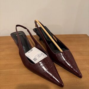 NWT Mango Deep Burgundy Croc-Embossed Heels